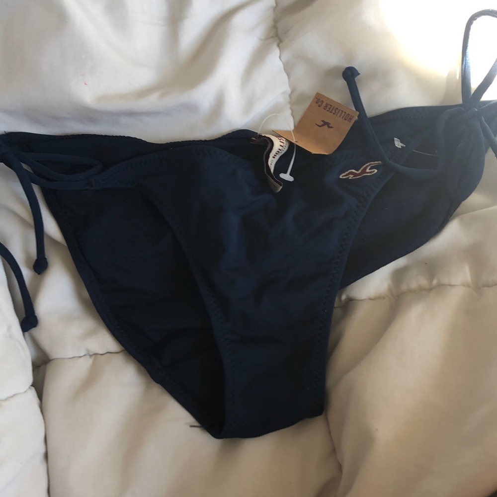 Navy blue NWT Hollister swim